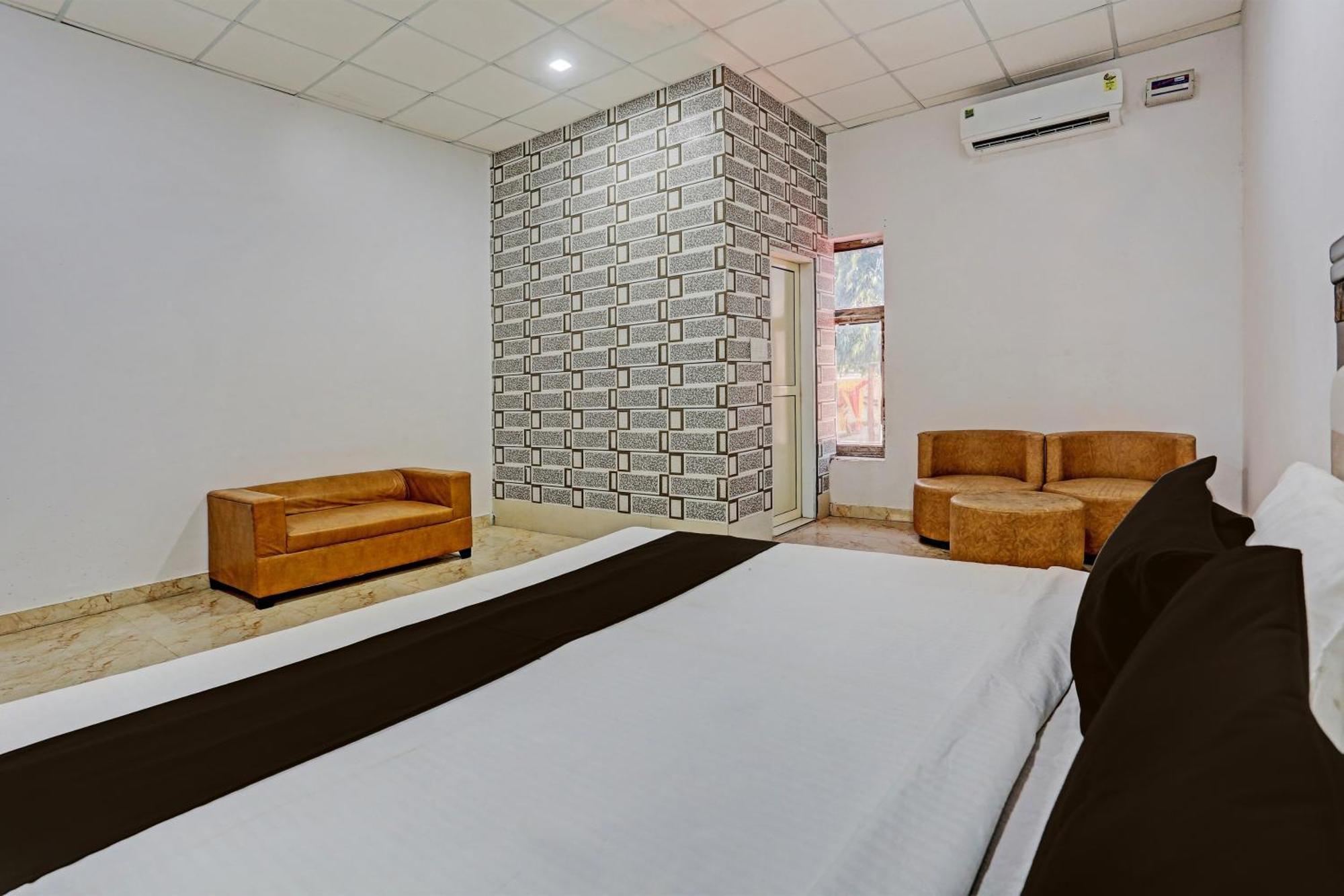 Hotel O Murliwala Wedding Palace And Resort Samalkha Exterior foto